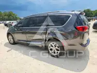 2020 Chrysler PACIFICA photo