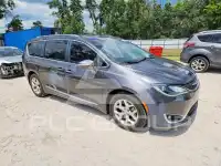 2020 Chrysler PACIFICA photo