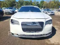 2020 Chrysler 300 фото
