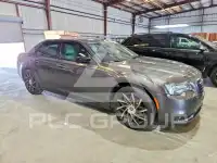2020 Chrysler 300 photo