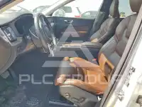2020 Volvo XC60 фото