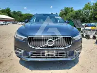 2020 Volvo XC60 photo