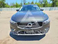 2020 Volvo XC60 photo