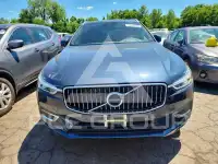 2020 Volvo XC60 фото