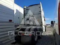 2020 Volvo VNL photo