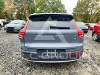 2020 Volvo XC40 фото
