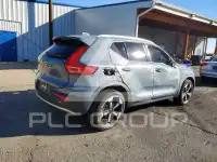 2020 Volvo XC40 photo