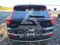 2020 Volvo XC40 фото