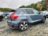 2020 Volvo XC40 фото