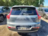 2020 Volvo XC40 фото
