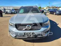 2020 Volvo XC40 фото