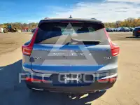 2020 Volvo XC40 фото