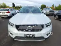 2020 Volvo XC40 фото