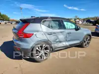 2020 Volvo XC40 фото