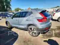 2020 Volvo XC40 фото