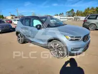 2020 Volvo XC40 фото