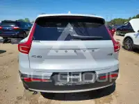 2020 Volvo XC40 фото