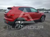 2020 Volvo XC40 photo