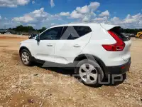 2020 Volvo XC40 photo