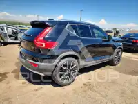 2020 Volvo XC40 фото