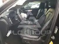 2020 Volvo XC40 photo