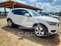 2020 Volvo XC40 photo