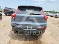 2020 Volvo XC40 photo