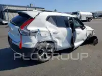 2020 Volvo XC40 фото