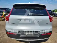 2020 Volvo XC40 photo