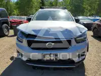 2020 Volvo XC40 photo