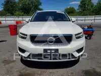 2020 Volvo XC40 фото