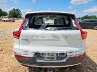 2020 Volvo XC40 photo