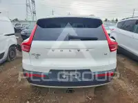 2020 Volvo XC40 photo