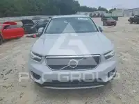 2020 Volvo XC40 фото