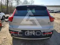 2020 Volvo XC40 photo