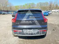2020 Volvo XC40 photo