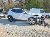 2020 Volvo XC40 photo