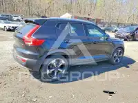 2020 Volvo XC40 photo
