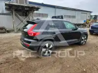 2020 Volvo XC40 фото