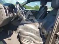 2020 Porsche Cayenne photo