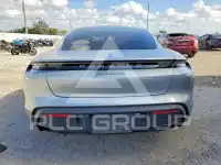 2020 Porsche Taycan фото