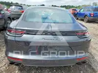 2020 Porsche Panamera photo