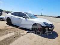 2020 Porsche Panamera photo