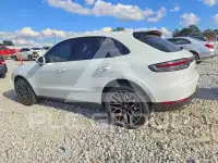 2020 Porsche MACAN photo