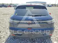 2020 Porsche MACAN photo