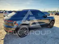 2020 Porsche MACAN photo