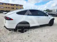 2020 Tesla Model X photo