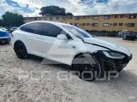 2020 Tesla Model X photo