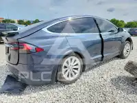 2020 Tesla Model X photo