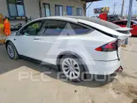2020 Tesla Model X фото